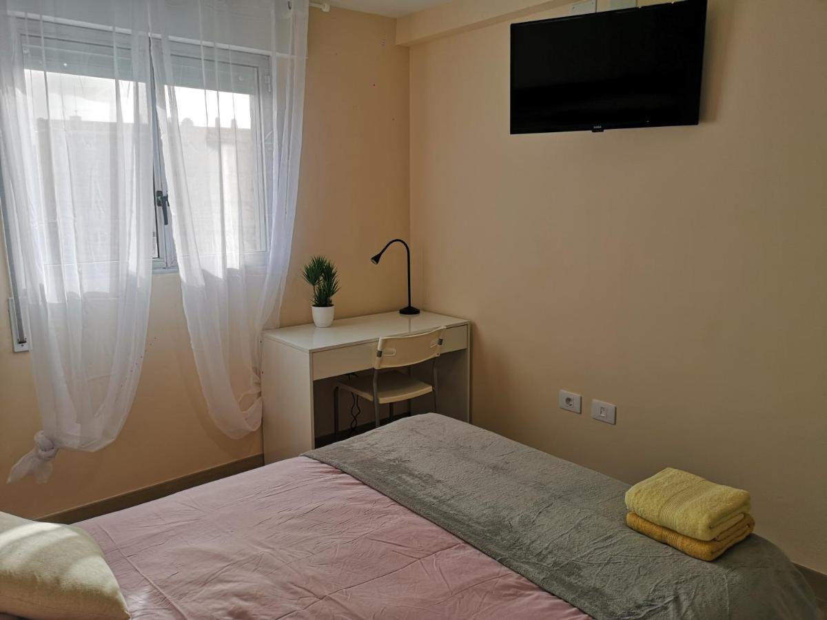 Hostal Mari En La Laguna, Alquiler Habitacion Privada En Hostal, 6 Habitaciones Cerca De La Universidad Y Aeropuerto Norte, 3 Banos Compartidos San Cristóbal de La Laguna Exterior foto