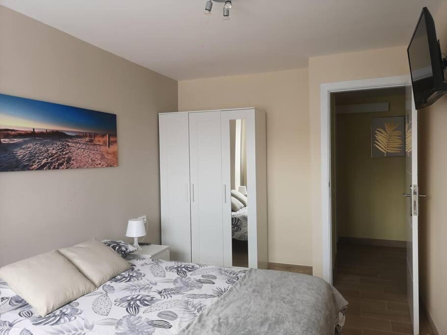Hostal Mari En La Laguna, Alquiler Habitacion Privada En Hostal, 6 Habitaciones Cerca De La Universidad Y Aeropuerto Norte, 3 Banos Compartidos San Cristóbal de La Laguna Exterior foto