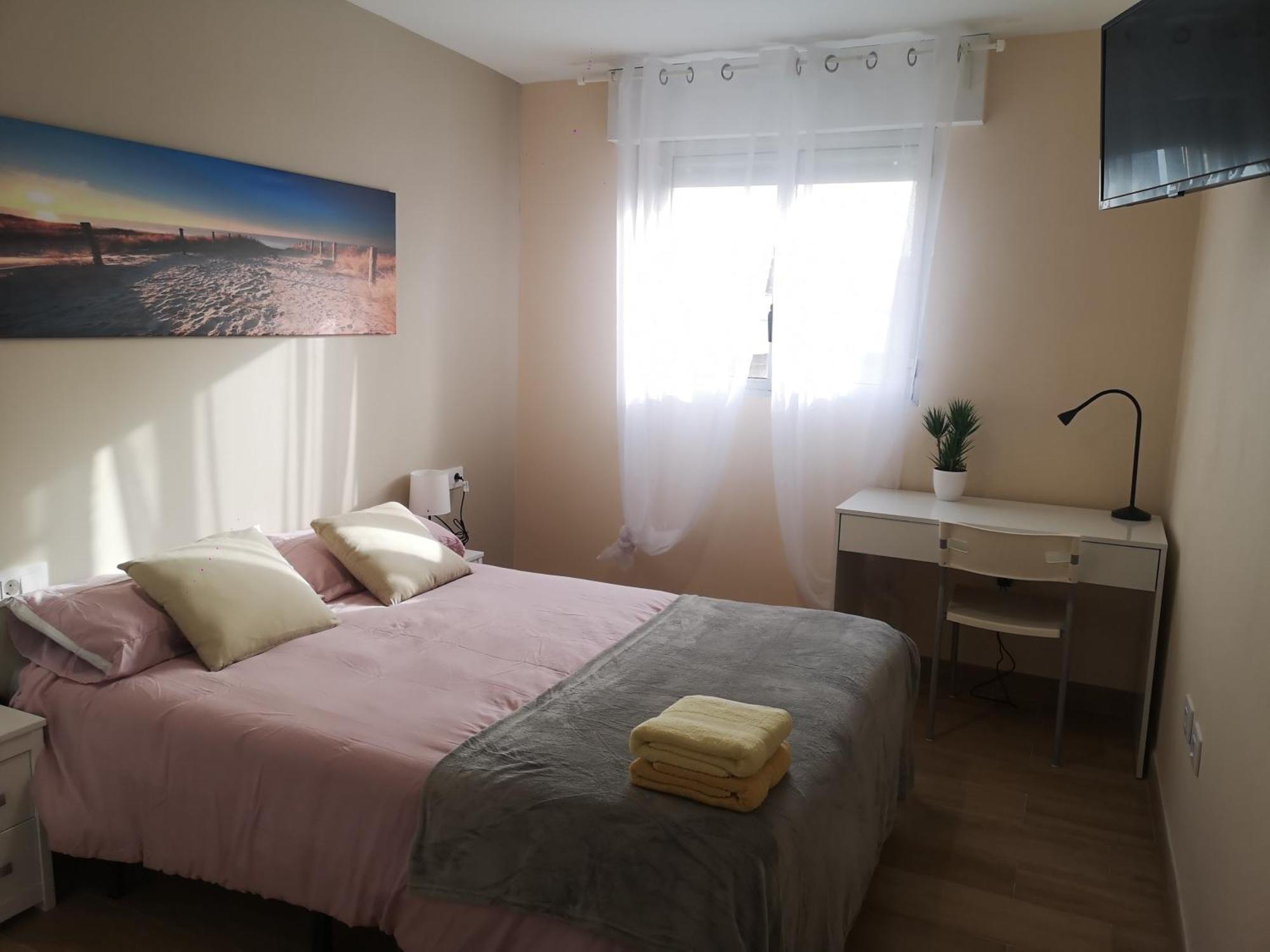 Hostal Mari En La Laguna, Alquiler Habitacion Privada En Hostal, 6 Habitaciones Cerca De La Universidad Y Aeropuerto Norte, 3 Banos Compartidos San Cristóbal de La Laguna Exterior foto
